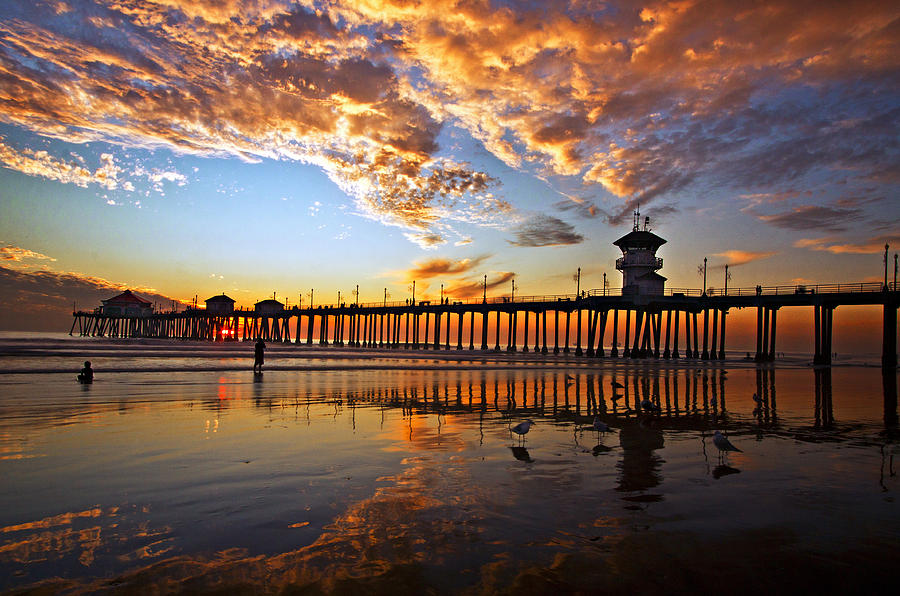 Huntington beach pier Photograph by Hai Le | Fine Art America