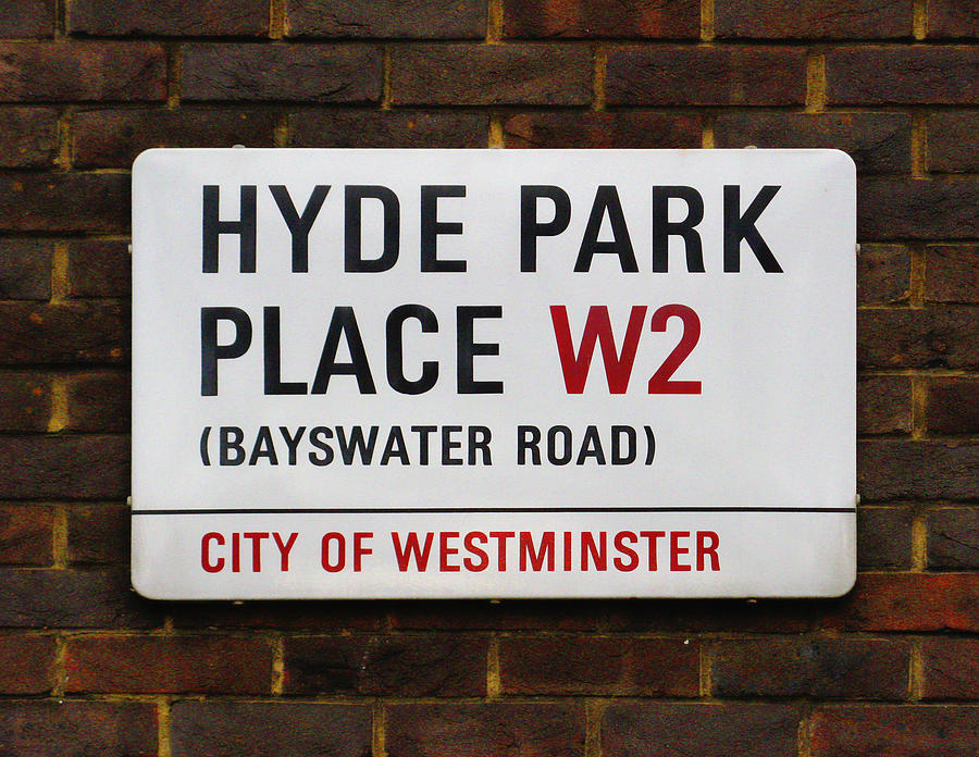 Hyde Park Place Photograph by Osvaldo Hamer