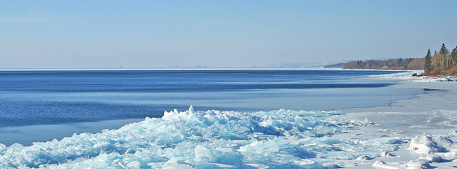 Lake Superior Photograph - Ice On The Rocks by Bill Morgenstern