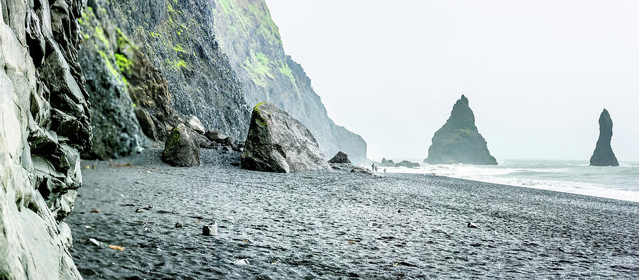 Icelandic Shoreline Photograph by Andrew Matwijec