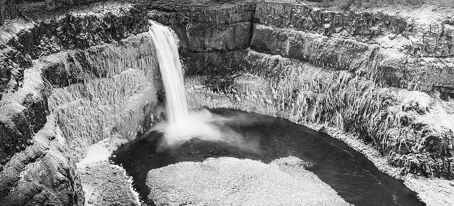 Icy Palouse Falls Panorama - Black and White Photograph by Mark Kiver