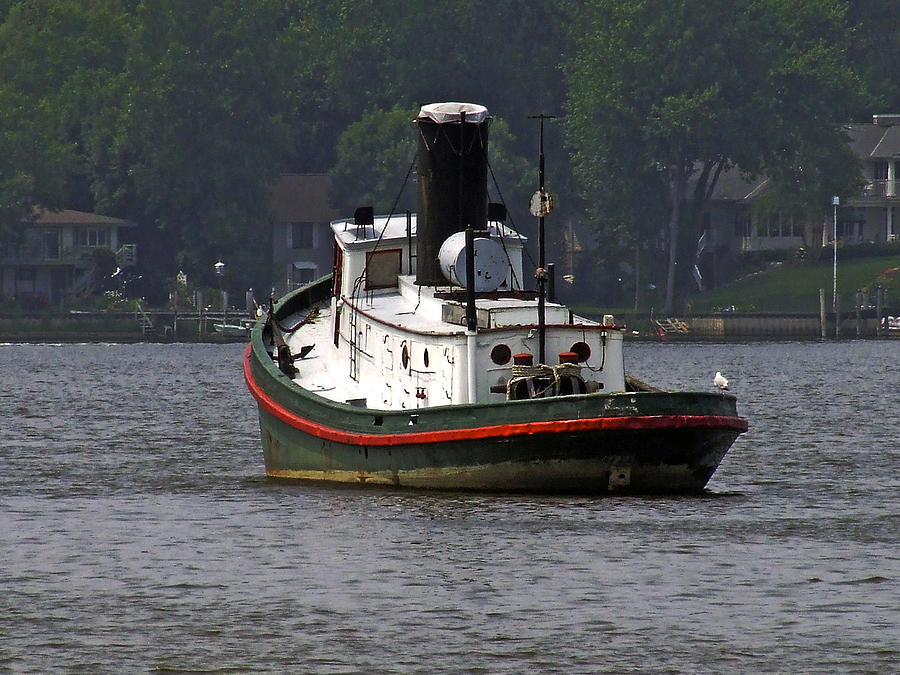 Idle Tugboat Photograph by Richard Gregurich