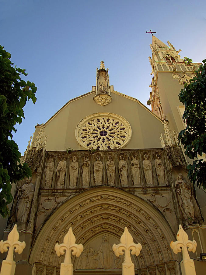 Iglesia San Jorge Photograph by Newwwman