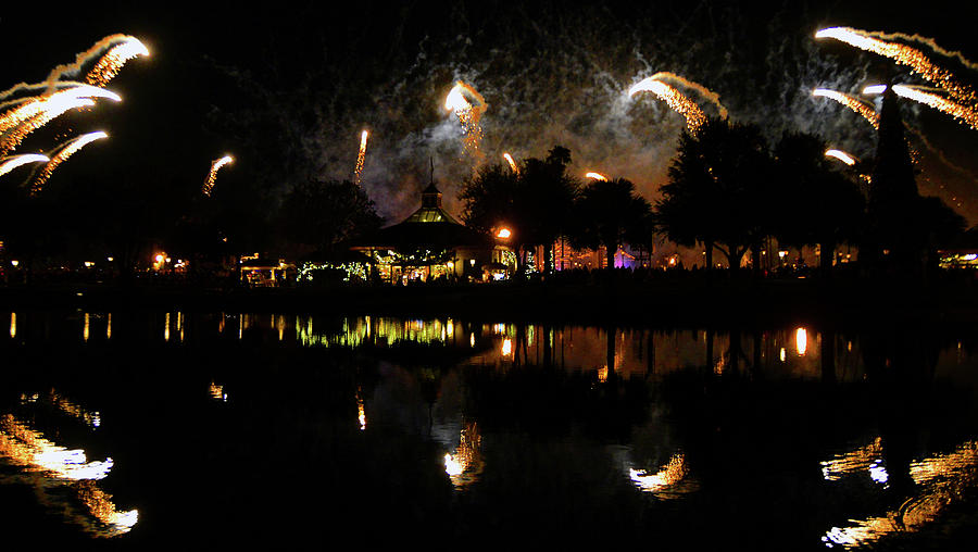 IllumiNations fireworks Photograph by David Lee Thompson