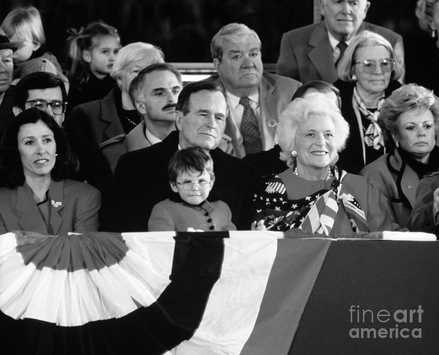 George H W Bush Photograph - Inauguration Of George Bush Sr by H. Armstrong Roberts/ClassicStock
