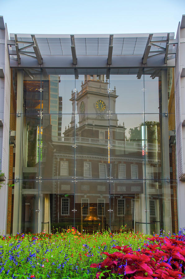 Independence Hall Reflecting on the Liberty Bell Photograph by Bill Cannon