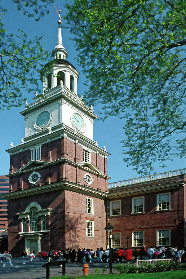 Independence Hall Photograph by Sally Weigand