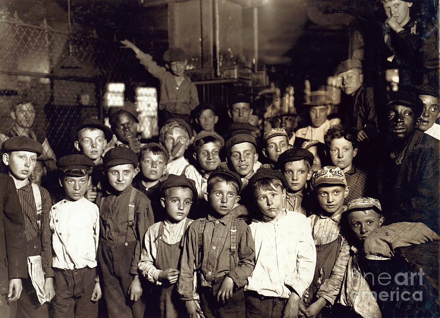 Indianapolis Newsboys, Lewis Hine, 1908 Photograph by Science Source