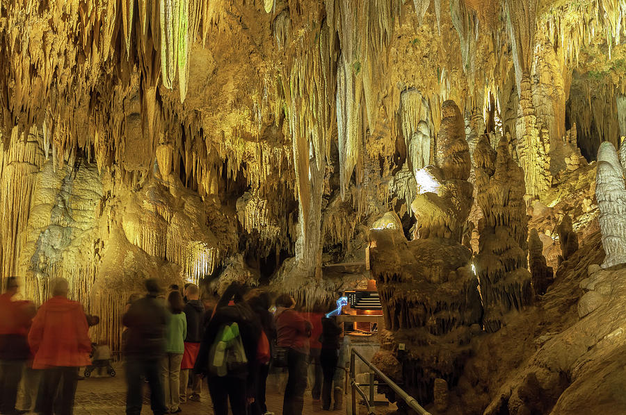 Inside Luray Caverns Photograph by Jonathan Nguyen