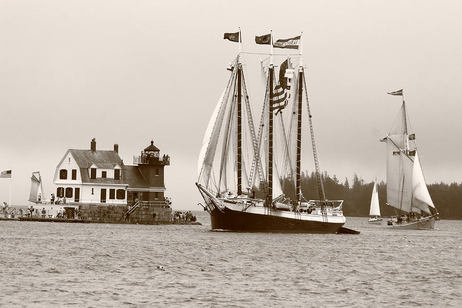 Into Rockland Harbor Photograph by Doug Mills