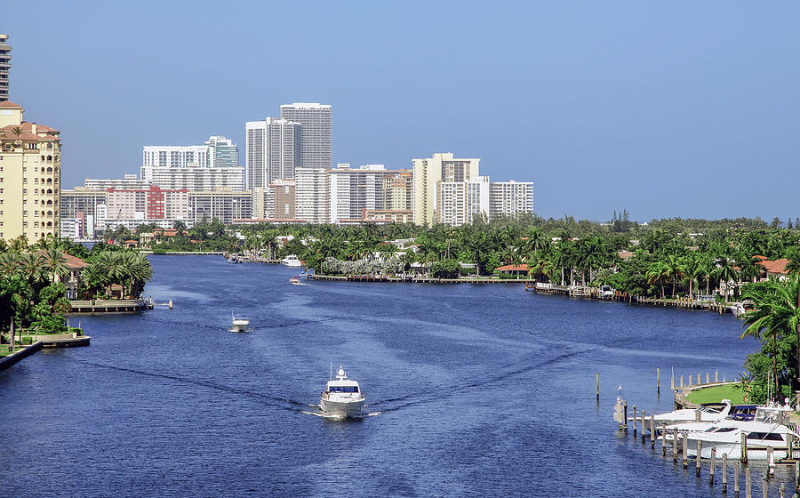 Intracoastal Lifestyle Photograph by Keith Armstrong