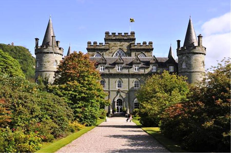 Inveraray Castle Photograph by Frederick Lyle Morris - Disabled Veteran ...