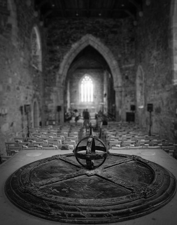 Iona Abbey Interior Photograph by Ray Devlin
