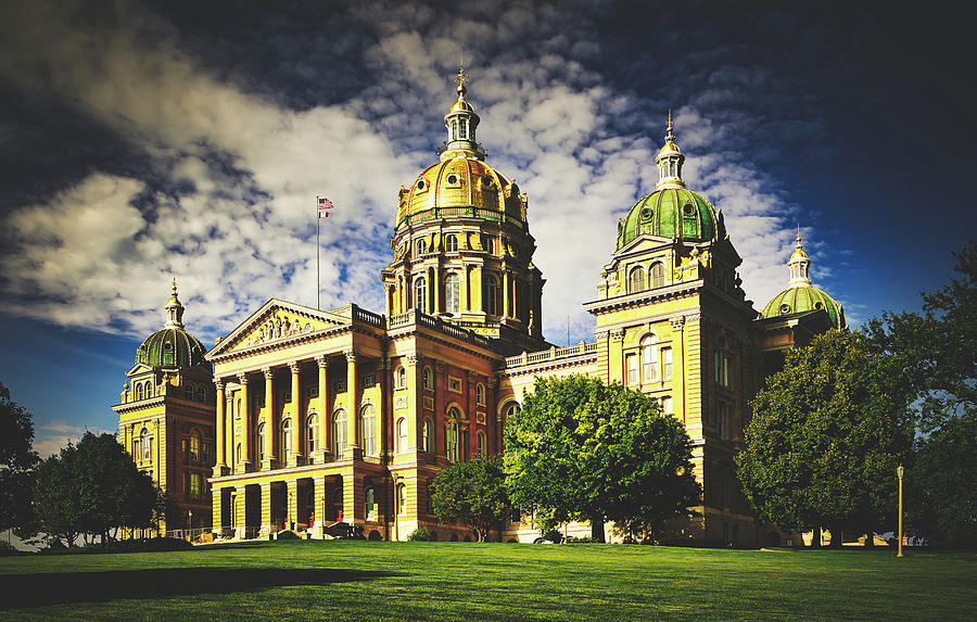 Iowa State Capitol, Des Moines, Iowa Photograph by Mountain Dreams ...