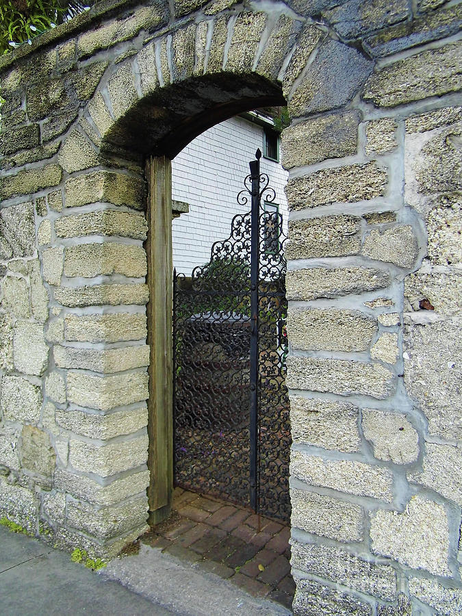 Iron Gate To The Garden Photograph by D Hackett