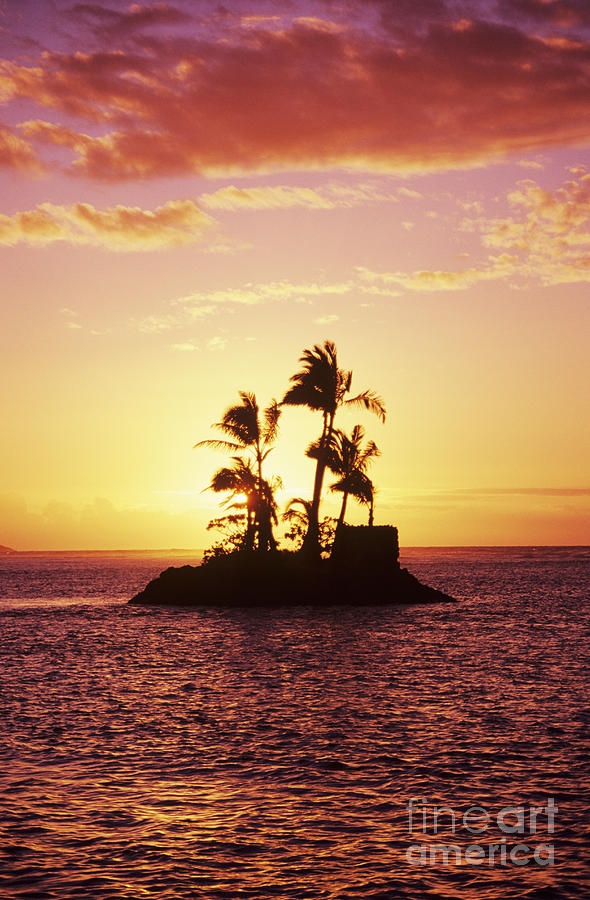 Sunset Photograph - Island Silhouette by Tomas del Amo - Printscapes