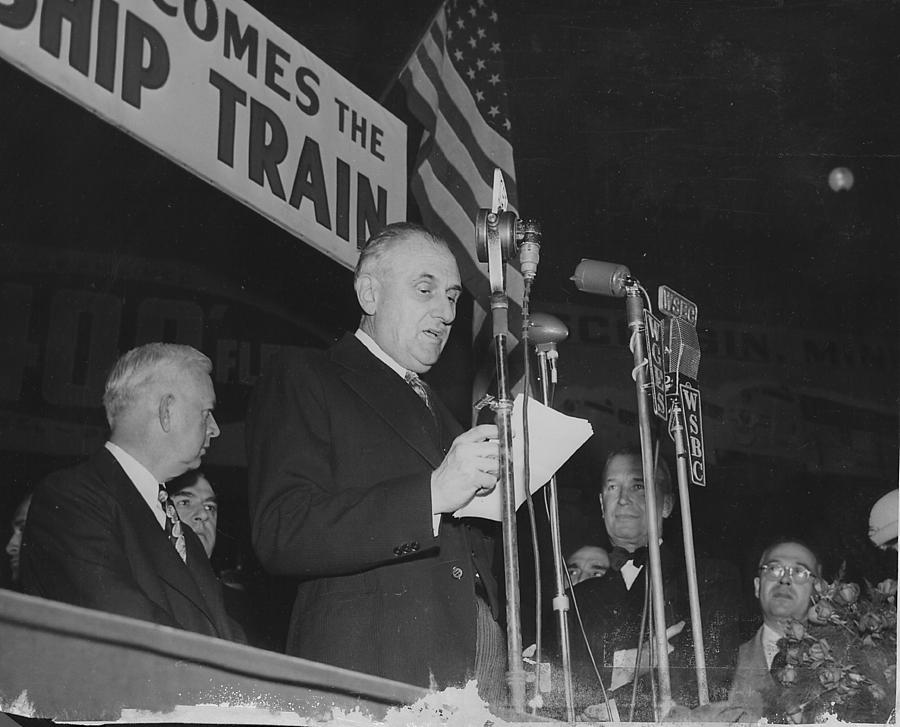 Italian Ambassador Expressing Appreciation for Friendship Train Photograph by Chicago and North Western Historical Society