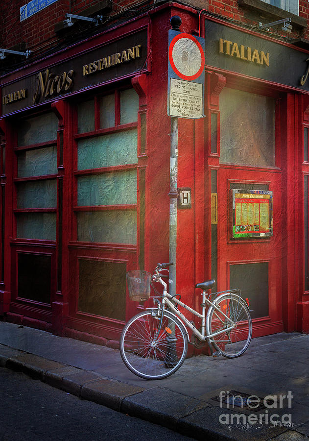 Italian Restaurant Bicycle Photograph by Craig J Satterlee