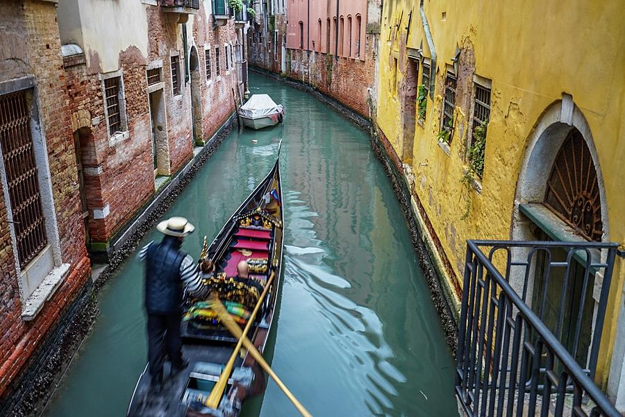 Nature Photograph - Italy Venice Gondora by Street Fashion News