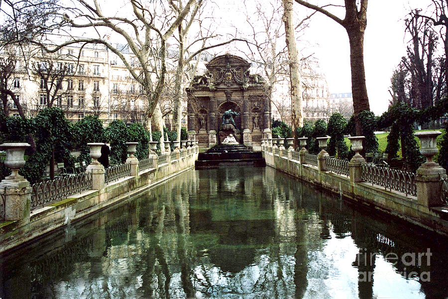 Paris Jardin du Luxembourg Gardens - The Medici Fountain Photograph by Kathy Fornal