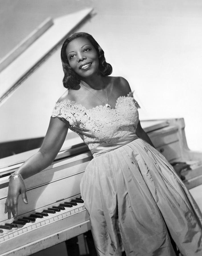 Jazz Pianist Mary Lou Williams Photograph by Underwood Archives