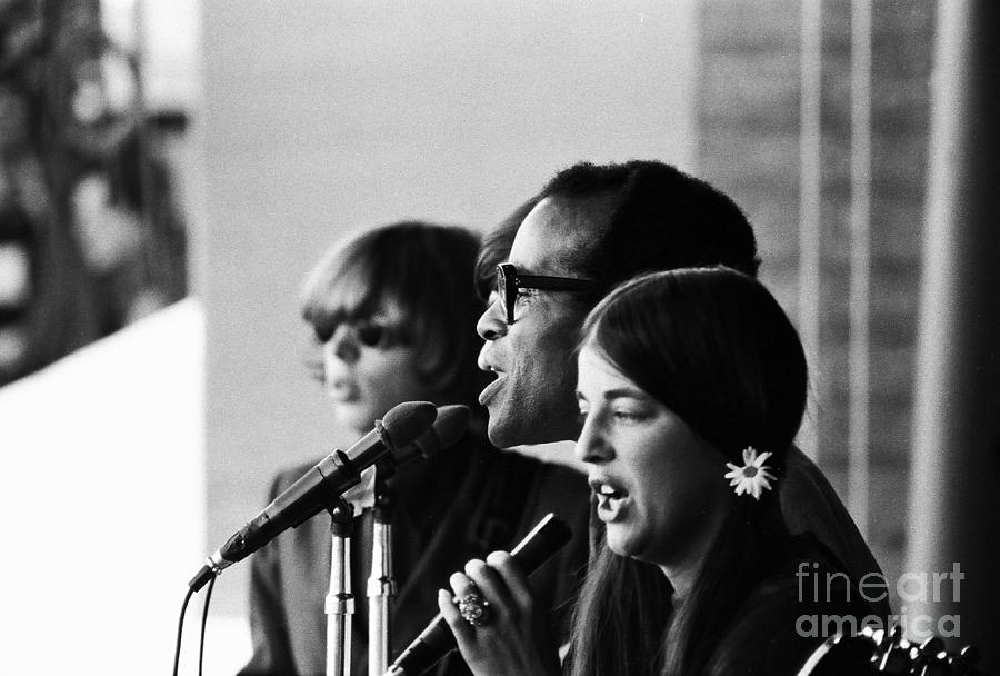 Jefferson Airplane with Signe at MJF Photograph by Dave Allen