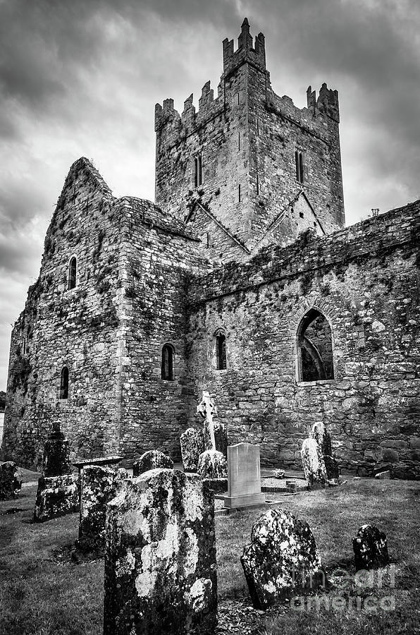 Jerpoint Abbey And Old Gravestones BW Photograph by RicardMN Photography