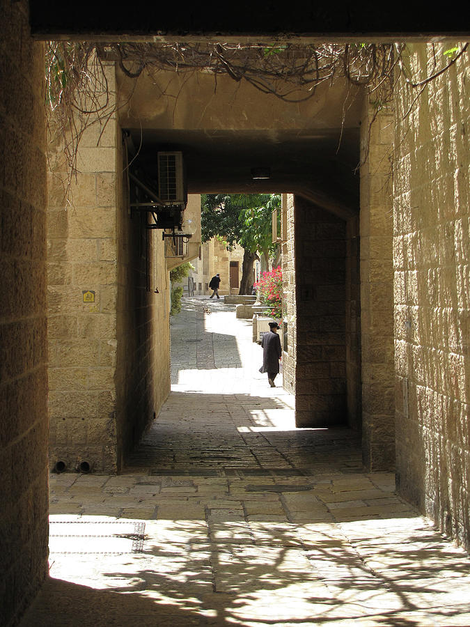 Jerusalem Alleyway  Photograph by Helaine Cummins