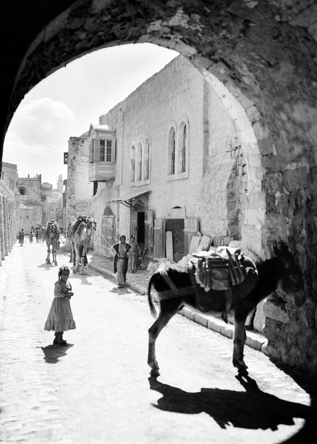Jerusalem Street in 1914 Photograph by Munir Alawi