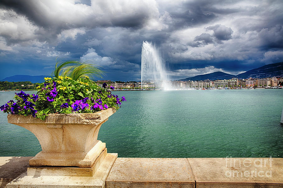 Jet Deau Fountain In Lake Geneva Photograph