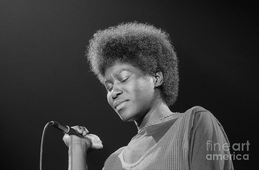 Black And White Photograph - Joan Armatrading 5 by Philippe Taka