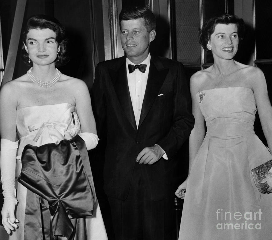 John F Kennedy With Wife Jacqueline And Sister Eunice At A Public