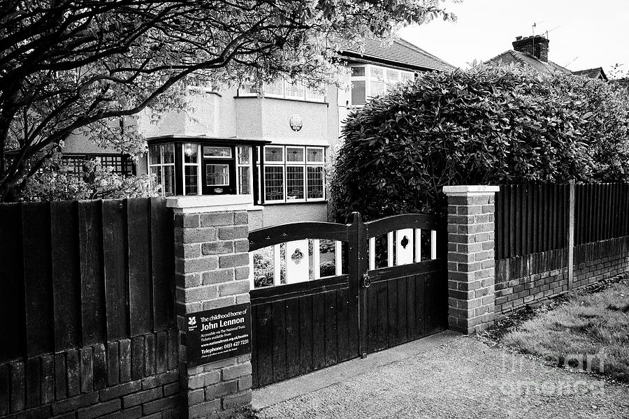 John Lennons childhood home mendips 251 melove avenue liverpool