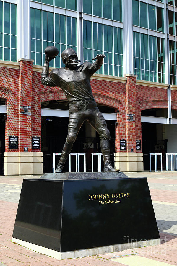 Johnny Unitas Statue outside MT Bank Stadium Baltimore Photograph by James Brunker