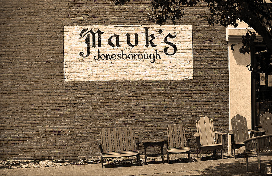 Jonesborough Tennessee - Mauks Store Photograph by Frank Romeo