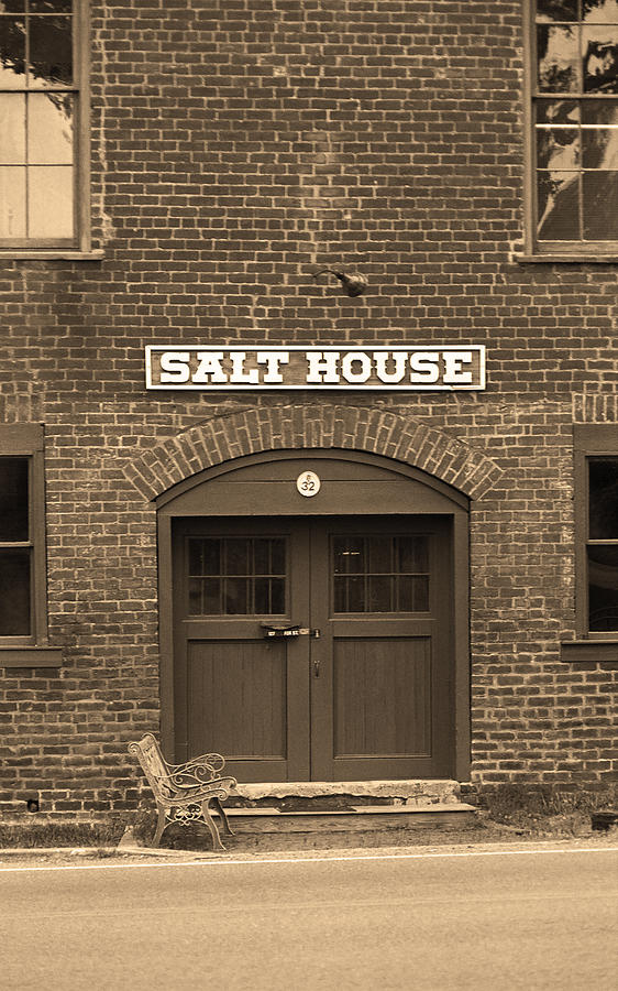 Jonesborough Tennessee - Salt House Photograph by Frank Romeo