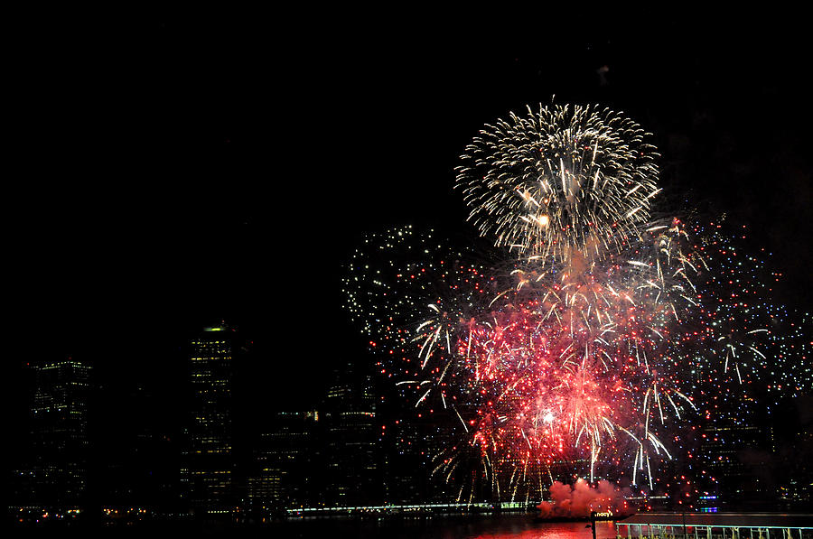 July 4 Fireworks New York City Photograph by Diane Lent