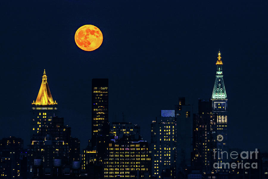 June Strawberry Moon over Manhattan Photograph by Regina Geoghan Fine