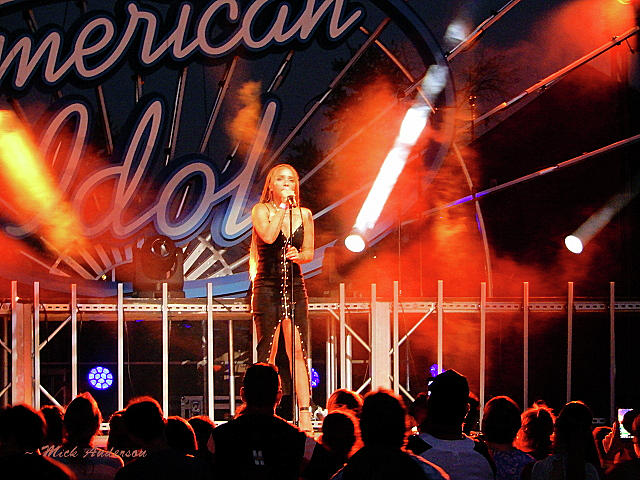 Jurnee In Concert - American Idol Tour Photograph