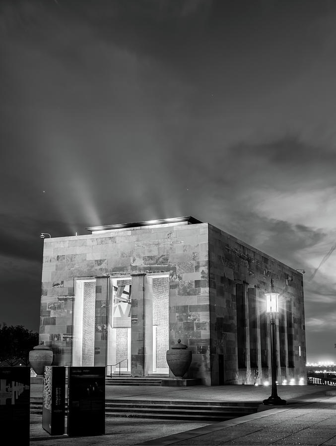 Kansas City Photograph - Kansas City World War One Liberty Memorial Black and White by Gregory Ballos