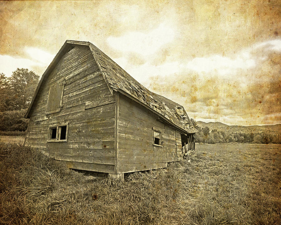Keene Valley Delapitated Barn Vintage Style Photograph by Toby McGuire