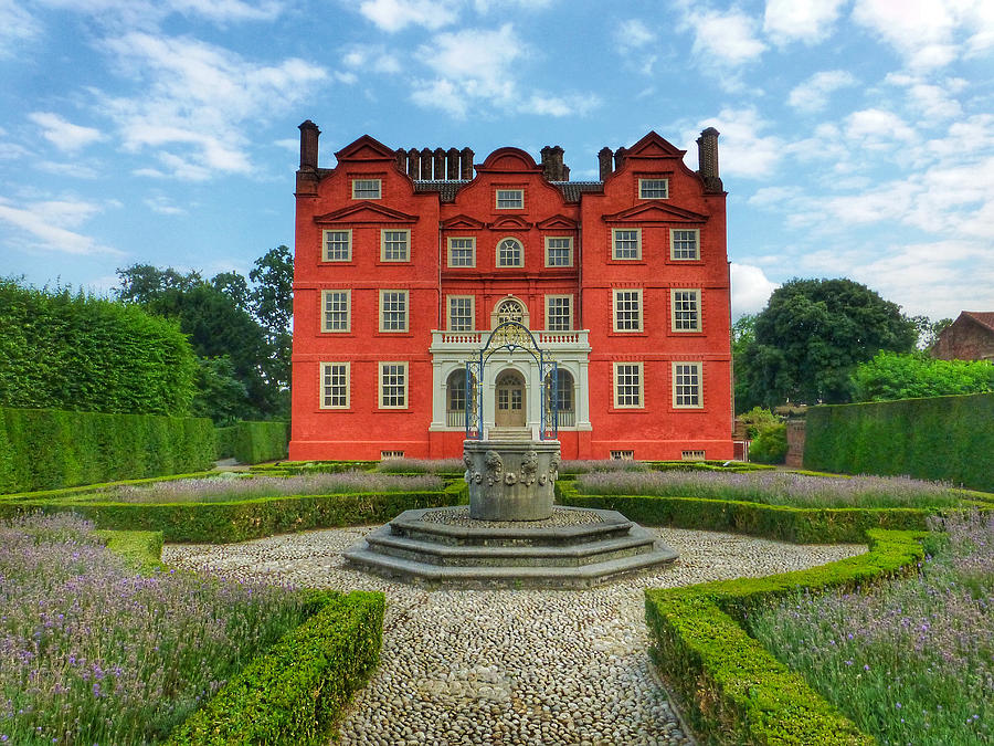 Kew Palace Photograph by Connie Handscomb