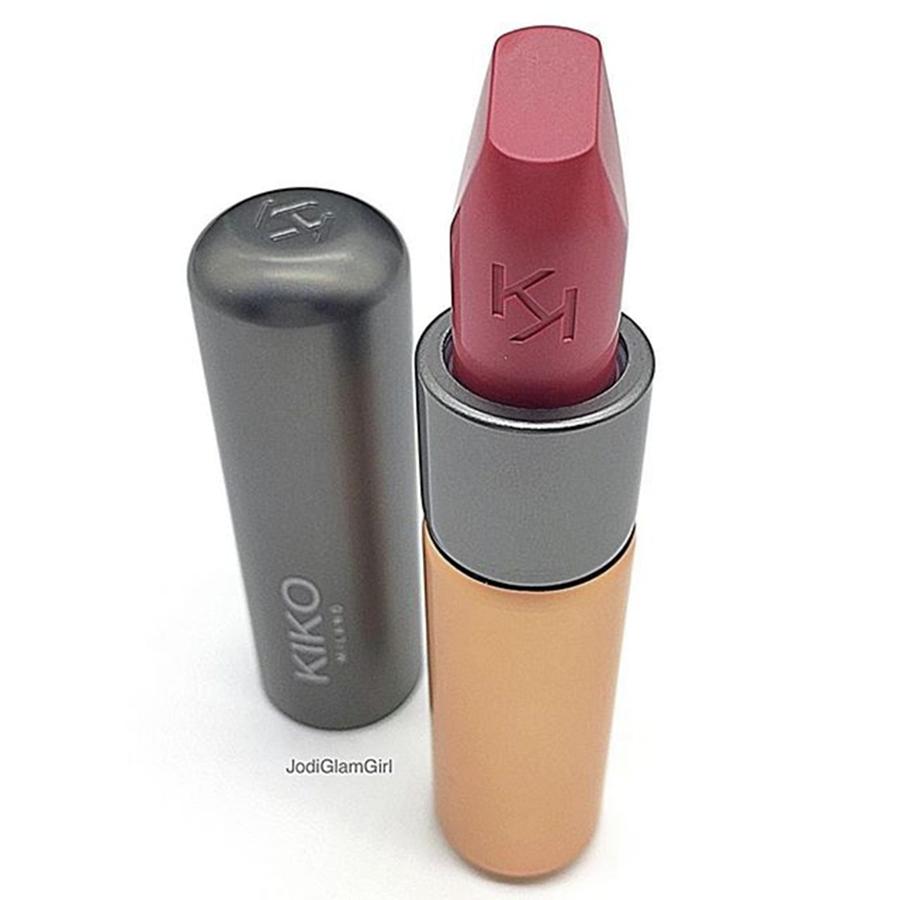 Lipsticks Photograph - @kikomilanousa Velvet Passion Matte by Jodi - Beauty Blogger