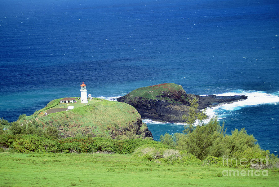 Kilauea lighthouse Photograph by Rita Ariyoshi - Printscapes