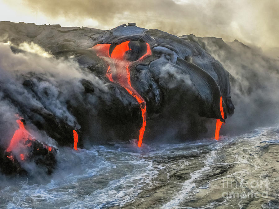 Kilauea Volcano Hawaii Photograph by Benny Marty