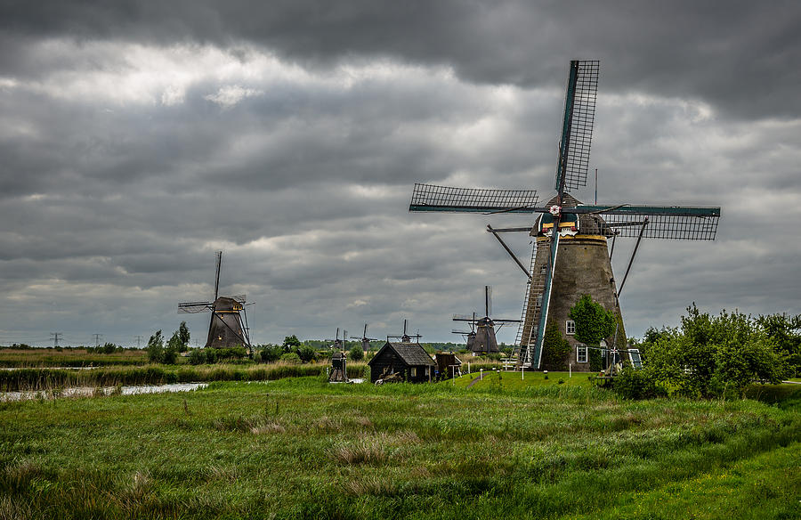 Kinderdijk Windmill Photograph by John Johnson