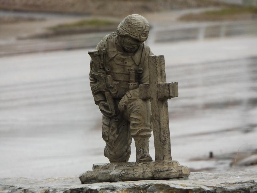 soldier kneeling at cross drawings