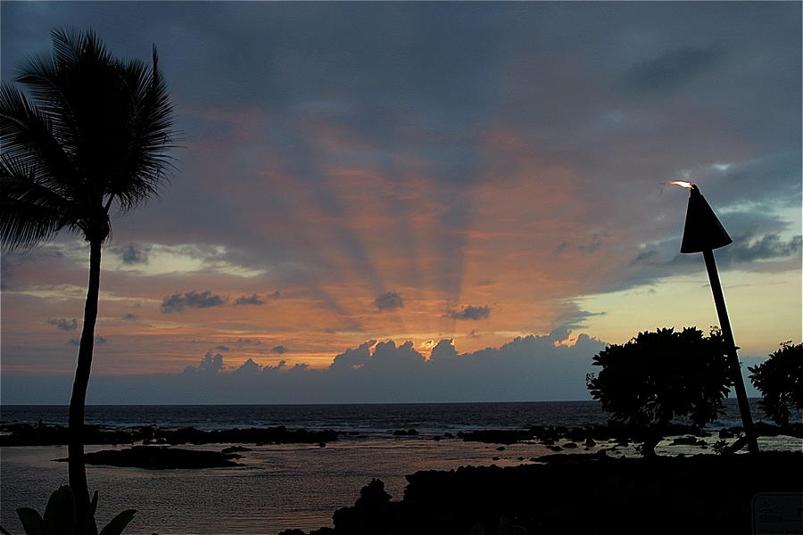 Sunset Photograph - Kona sunset by Eddie Freeman