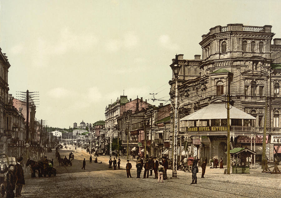Krestchatik Street in Kiev - Ukraine - ca 1900 Photograph by International Images
