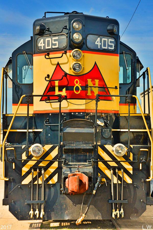 L and N 405 Photograph by Lisa Wooten